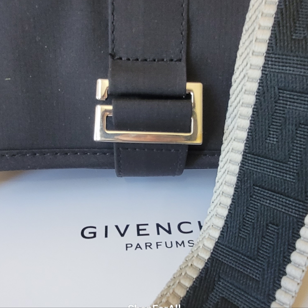 Givenchy - Picture 6 of 13